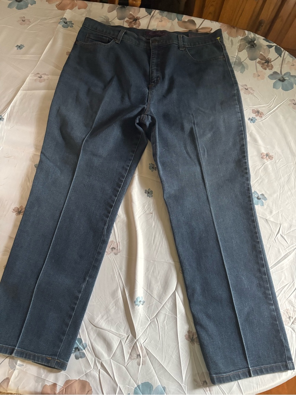 Gloria Vanderbilt Dark Blue Straight Jeans